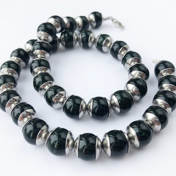 Deep green chunky necklace, statement casual necklace - Picture 11 of 15
